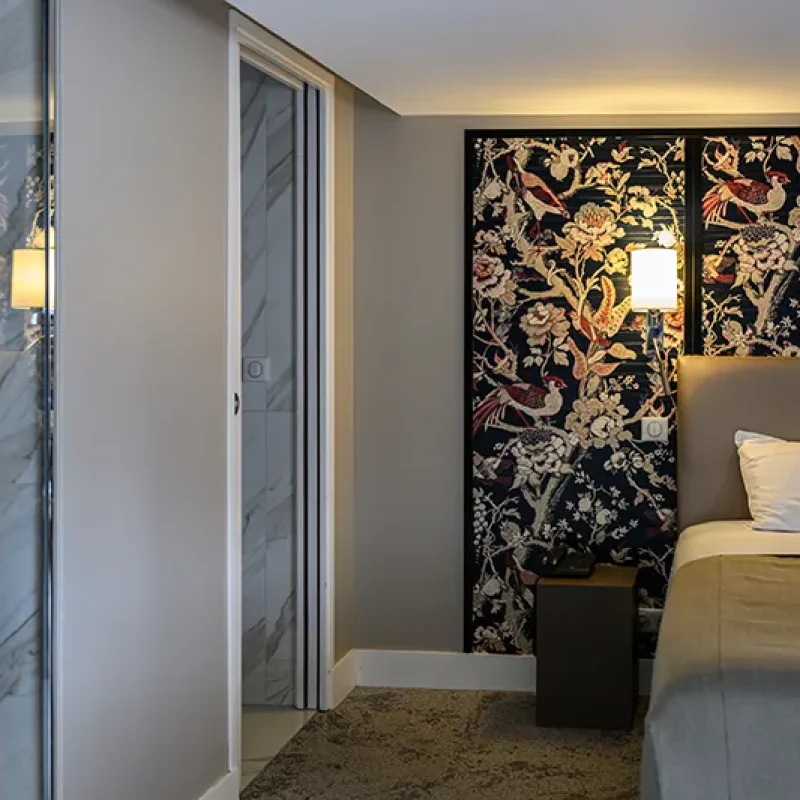 Suite exécutive lumineuse avec télé hôtel Paris