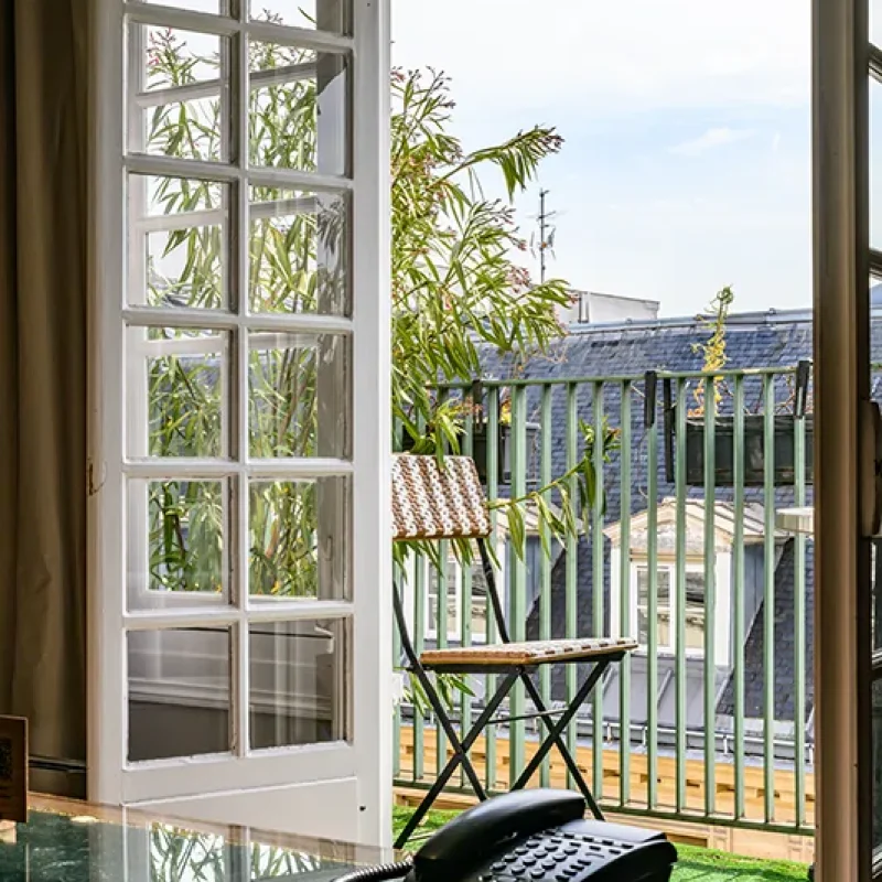 Suite exécutive lumineuse avec terrasse Paris