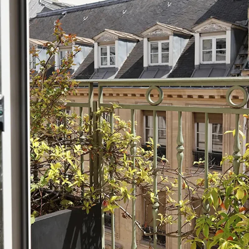 Chambre avec terrasse hôtel proche Champs-Élysées Paris