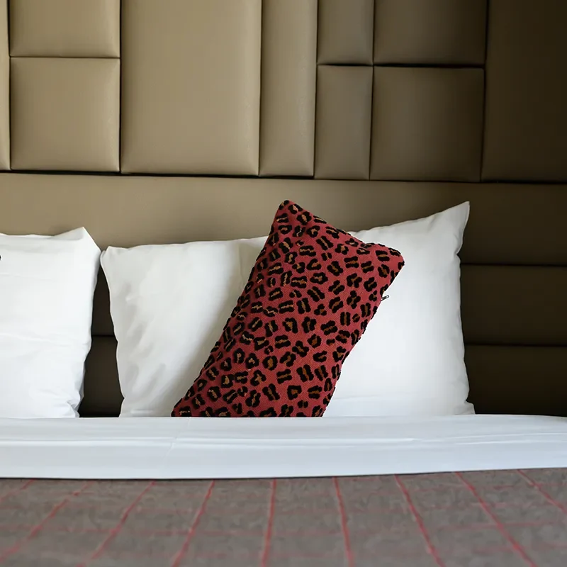 Chambre supérieure décor contemporain hôtel Paris proche restaurants Madeleine